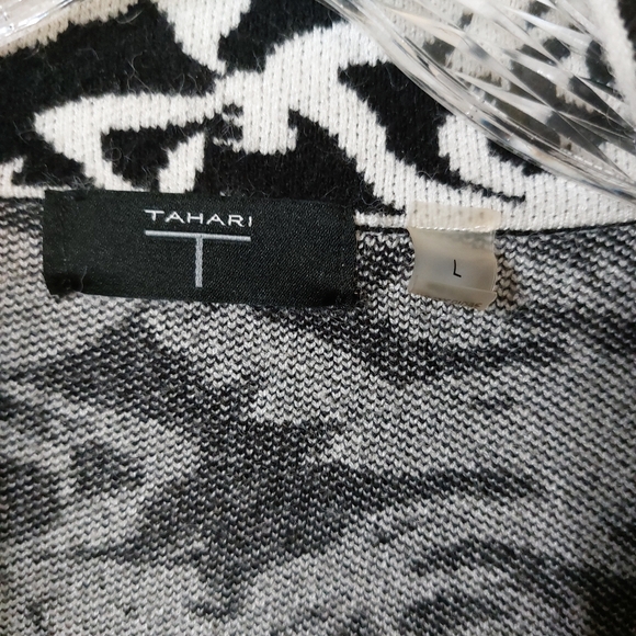 Tahari Black & White Rose Design Thick Viscose Knit Open Front Longline Sweater - Picture 5 of 11